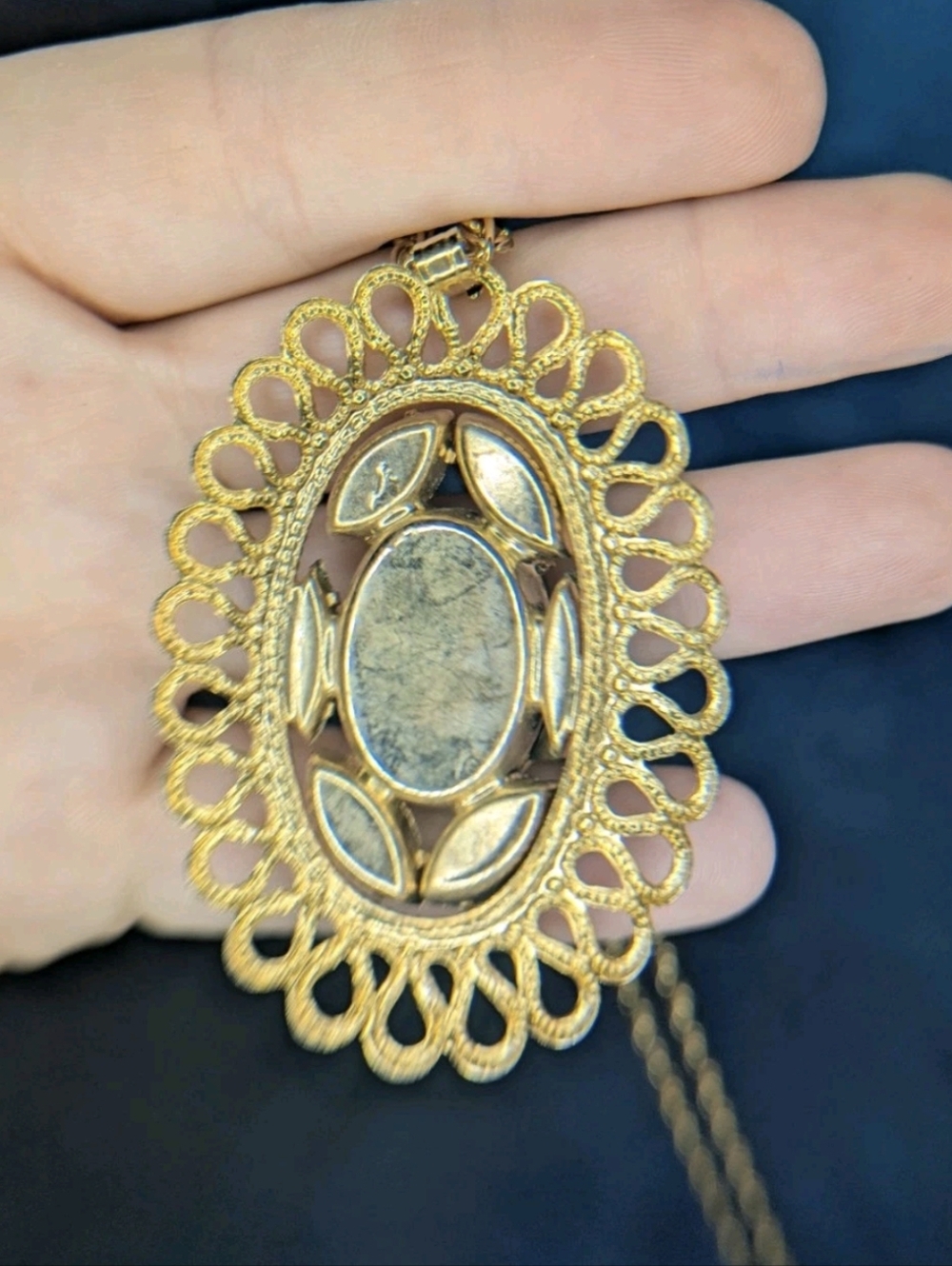 Purple Stone Gold Tone Pendant Necklace 14" Fashion Jewelry - Picture 7 of 12